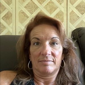 Meet your Posher, Lisa marie